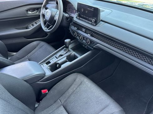 Used 2025 Honda Accord SE image 19