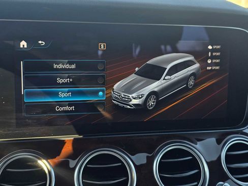 Used 2021 Mercedes-Benz E 450 4MATIC All-Terrain Wagon image 32