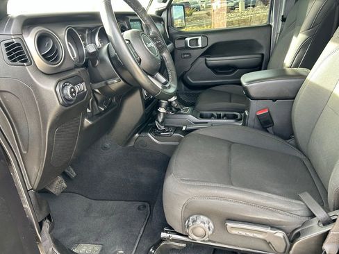Used 2022 Jeep Gladiator Sport AWD/4WD image 25