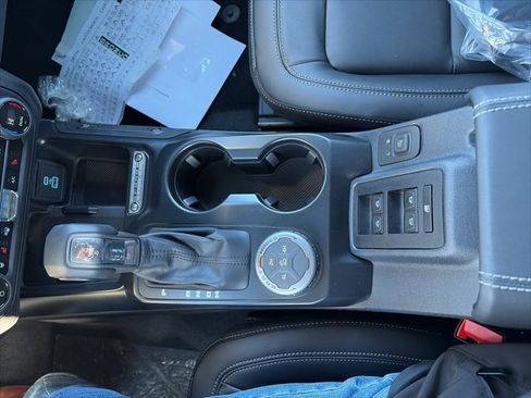 New 2025 Ford Bronco Outer Banks image 24