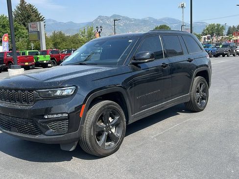 Used 2024 Jeep Grand Cherokee Limited w/ Black Appearance Package AWD/4WD image 7