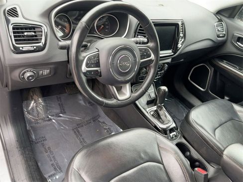Used 2019 Jeep Compass Limited image 11