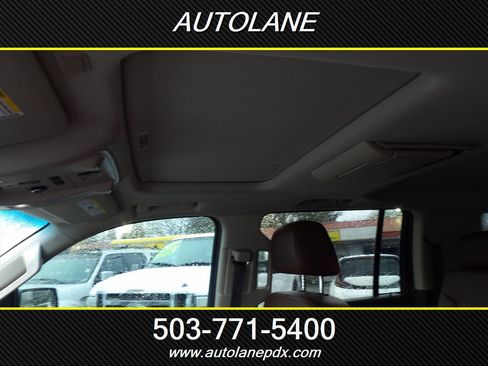 Used 2016 Chevrolet Suburban LTZ image 13