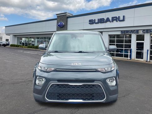 Used 2022 Kia Soul LX w/ Technology Package FWD image 2