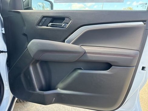 New 2025 Chevrolet Colorado Z71 w/ Midnight Edition image 36