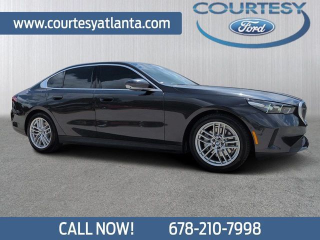 Used 2024 BMW 530i RWD image 1