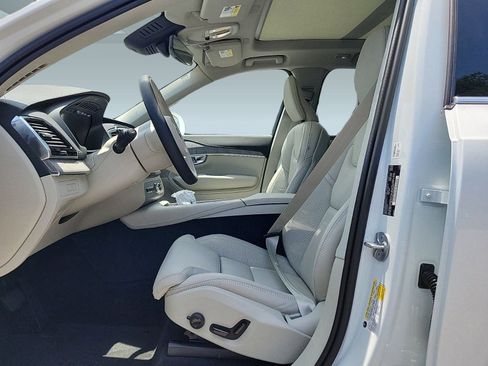 New 2024 Volvo XC90 T8 Ultimate w/ Protection Package Premier image 5