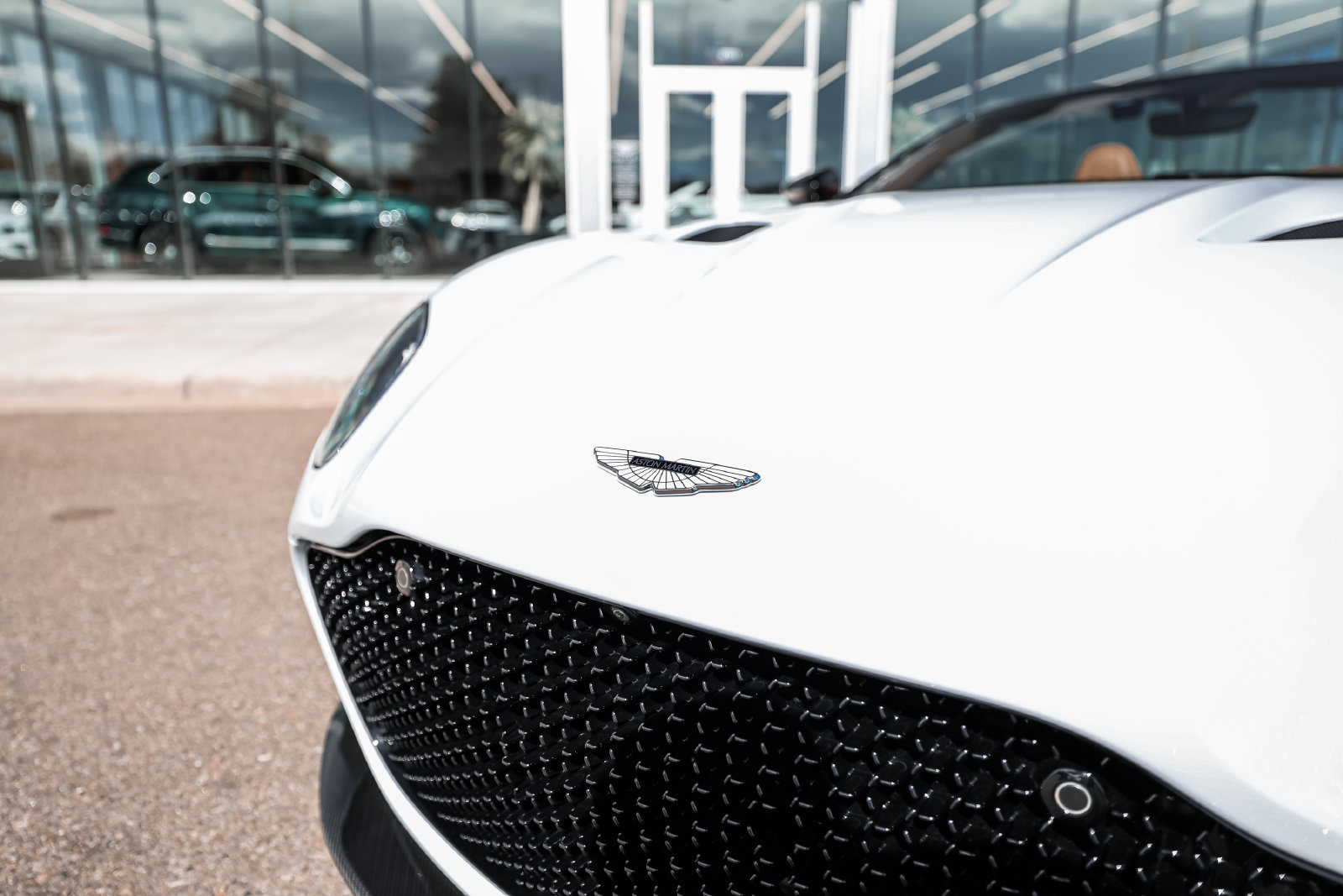 Used 2022 Aston Martin DBS Superleggera Volante RWD image 23