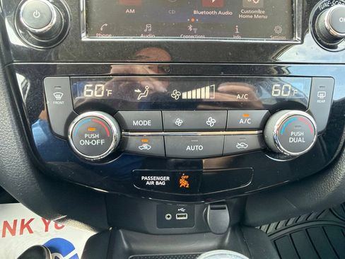 Used 2020 Nissan Rogue SV AWD/4WD image 38
