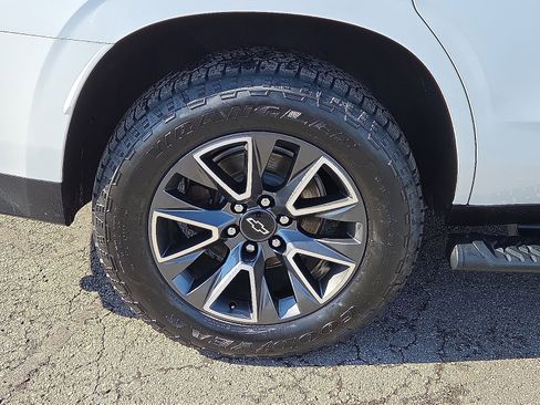 Certified 2022 Chevrolet Tahoe Z71 w/ Luxury Package image 7