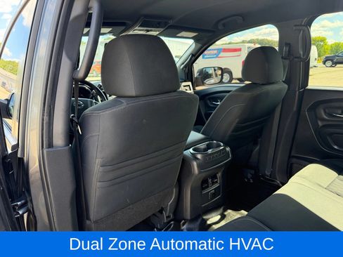 Used 2018 Nissan Titan SV w/ SV Convenience Package AWD/4WD image 26