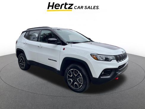 Used 2025 Jeep Compass Trailhawk AWD/4WD image 1