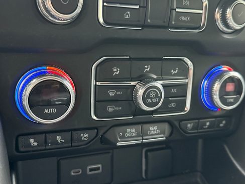 Used 2023 GMC Yukon SLT image 29