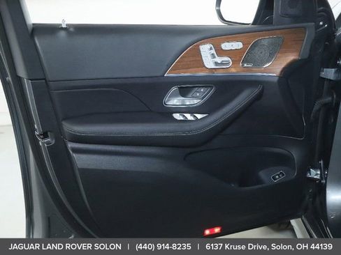 Used 2025 Mercedes-Benz GLS 450 4MATIC image 34