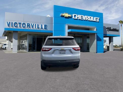 Used 2020 Chevrolet Traverse LT FWD image 6