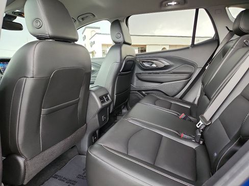 Used 2022 GMC Terrain SLT w/ Elevation Edition FWD image 10