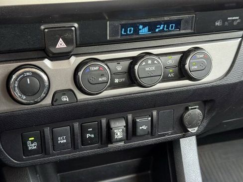 Used 2023 Toyota Tacoma SR5 AWD/4WD image 20
