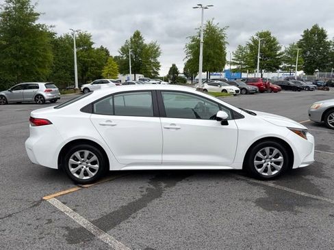 Used 2024 Toyota Corolla LE FWD image 8