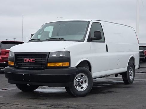 New 2026 GMC Savana 2500 w/ Driver Convenience Package RWD image 2