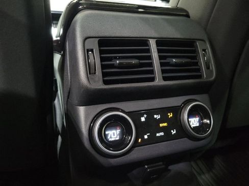 Used 2024 Land Rover Range Rover Velar Dynamic SE image 23