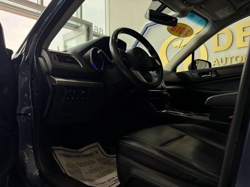 Used 2018 Subaru Outback 3.6R Limited AWD/4WD image 13