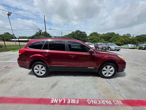 Used 2011 Subaru Outback 2.5i Premium AWD/4WD image 16