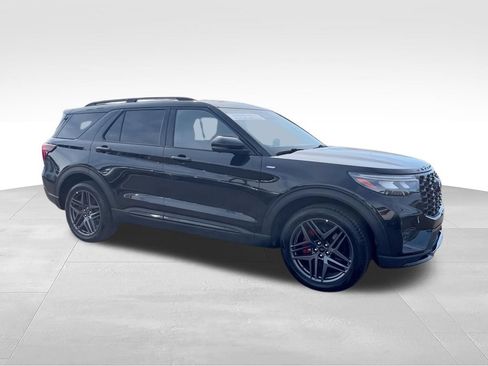 Used 2025 Ford Explorer ST-Line w/ ST-Line Street Pack AWD/4WD image 2