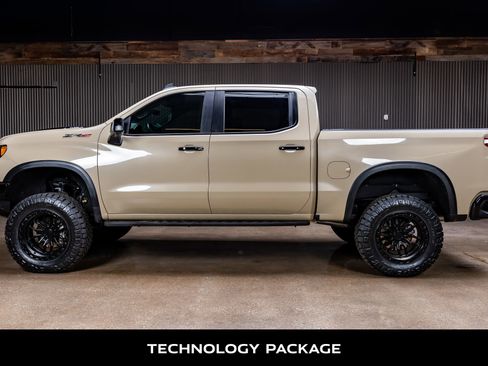 Used 2022 Chevrolet Silverado 1500 ZR2 w/ Technology Package image 6