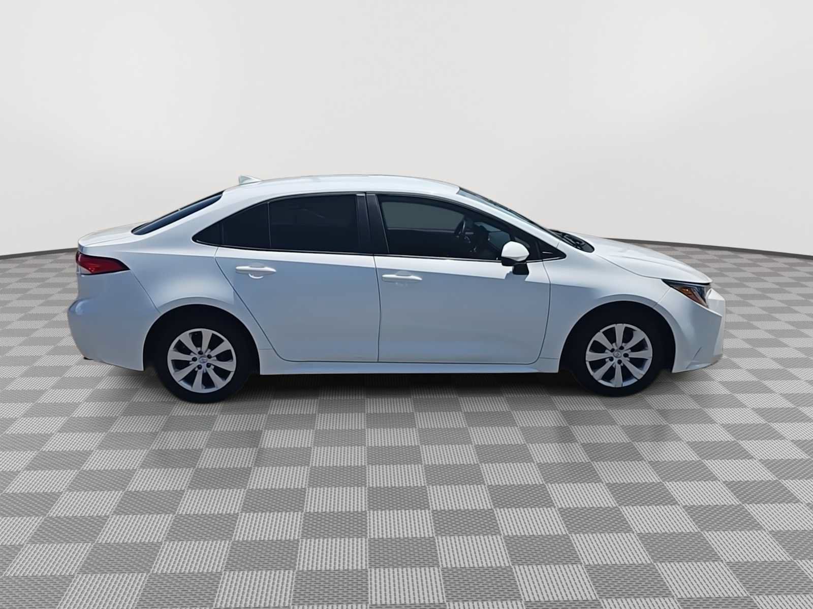 Used 2023 Toyota Corolla LE FWD image 9