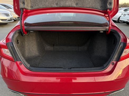 Used 2018 Honda Accord Sport image 10