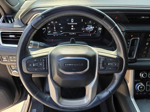 Used 2023 GMC Yukon XL Denali w/ Advanced Technology Package AWD/4WD image 17