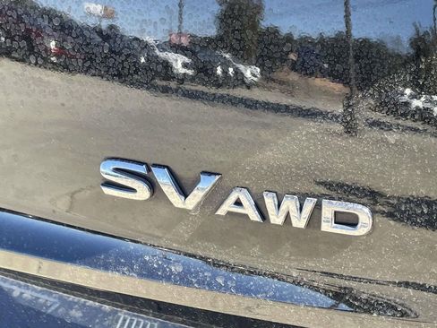 Used 2023 Nissan Rogue SV image 9