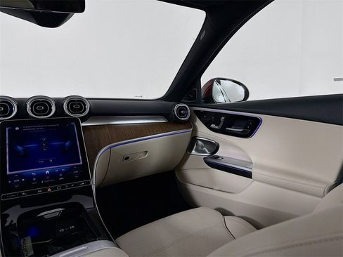 Used 2025 Mercedes-Benz C 300 4MATIC Sedan image 25