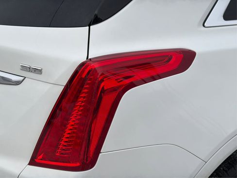 Used 2018 Cadillac XT5 Luxury w/ Driver Awareness Package image 29