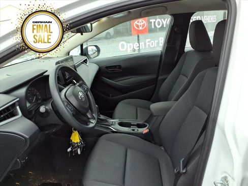 Used 2024 Toyota Corolla LE image 11
