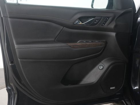 Used 2020 GMC Acadia Denali w/ Denali Ultimate Package image 22