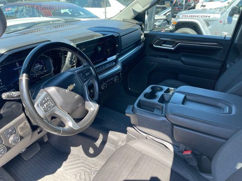 Used 2024 Chevrolet Silverado 2500 LT AWD/4WD image 5