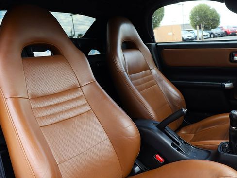 Used 2004 Toyota MR2 image 25