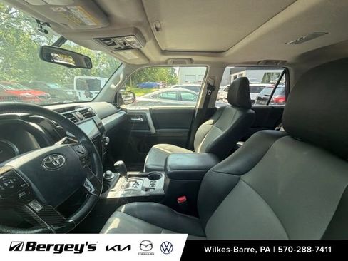 Used 2019 Toyota 4Runner SR5 Premium AWD/4WD image 8