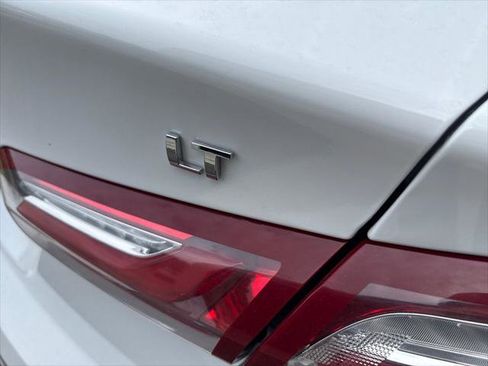 Used 2024 Chevrolet Malibu LT FWD image 8