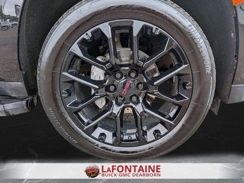 Used 2024 GMC Yukon Denali w/ Advanced Technology Package AWD/4WD image 36