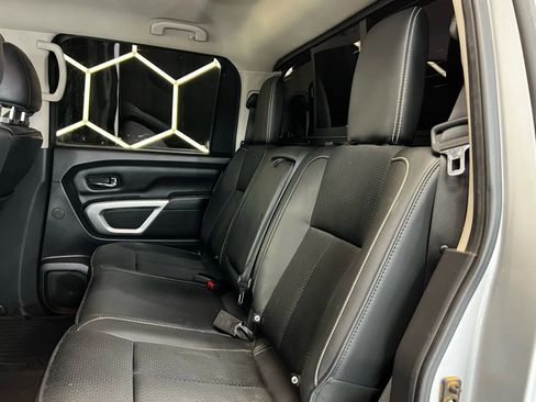 Used 2017 Nissan Titan PRO-4X AWD/4WD image 23