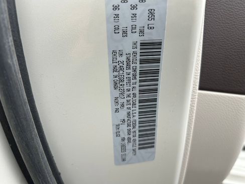 Used 2020 Chrysler Pacifica Touring-L Plus w/ Tire & Wheel Group image 34