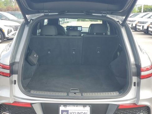 Used 2022 Genesis GV70 2.5T w/ Advanced Package AWD/4WD image 11