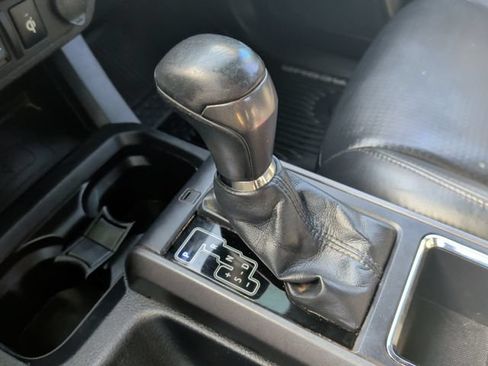 Used 2018 Toyota Tacoma TRD Off-Road AWD/4WD image 24