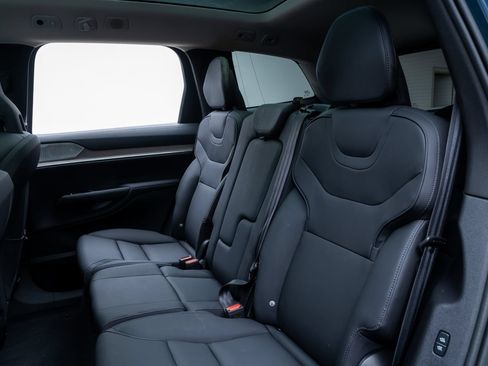 Used 2025 Volvo EX90 Ultra AWD/4WD image 20