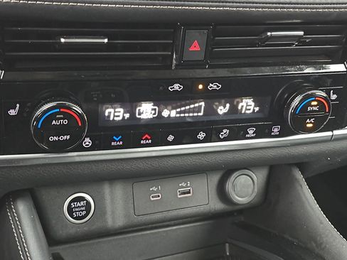 Certified 2023 Nissan Rogue SL w/ SL Premium Package image 24