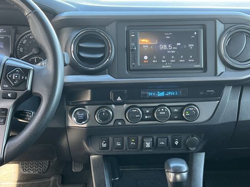 Used 2021 Toyota Tacoma TRD Off-Road image 28