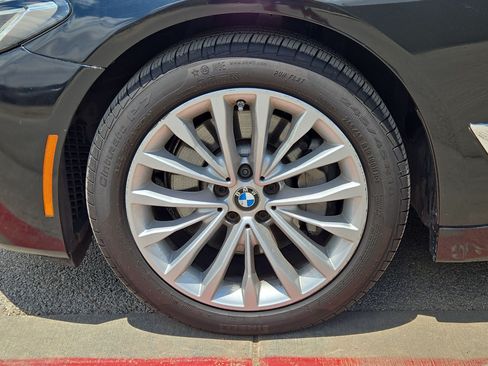 Used 2023 BMW 530i w/ Convenience Package RWD image 11
