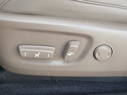 Used 2022 Lexus GX 460 Premium image 16